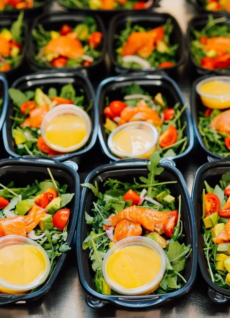 Green salad with lightly salted salmon